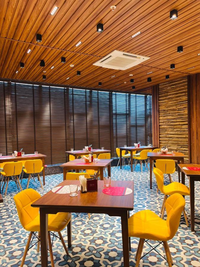 Ginger Mumbai, Goregaon होटल 4*