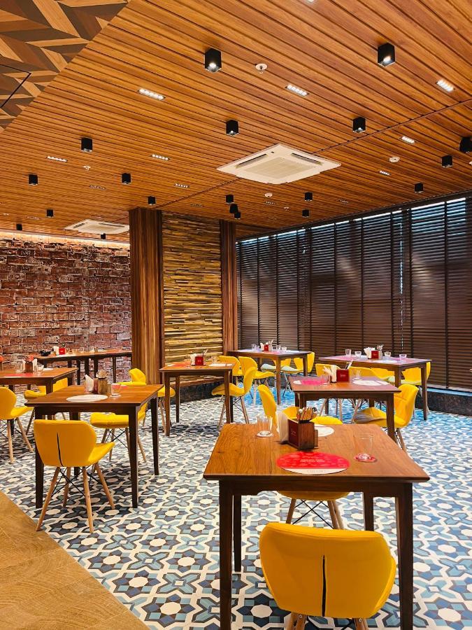 Ginger Mumbai, Goregaon होटल 4*